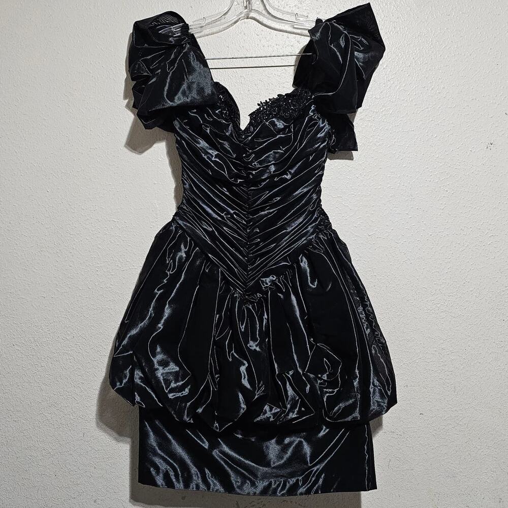 Vintage 80s Vamp Stepppin Out Black Dress USA Polyester Acetate Bubble Applique